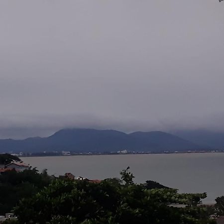 Hotel Casa De Pedro Ferreira Governador Celso Ramos Esterno foto